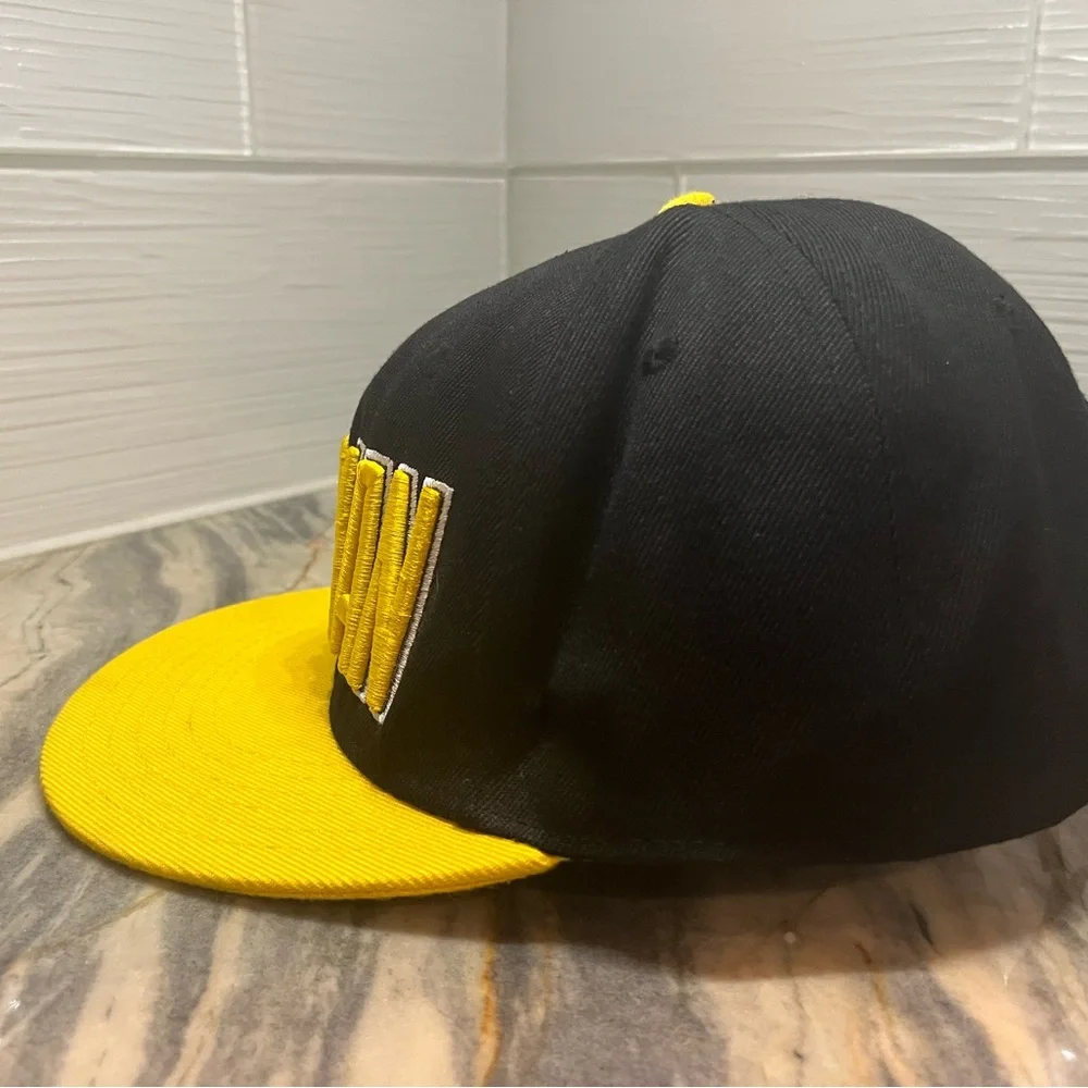DC Comics Batman Hat Adjustable Snapback Black Yellow